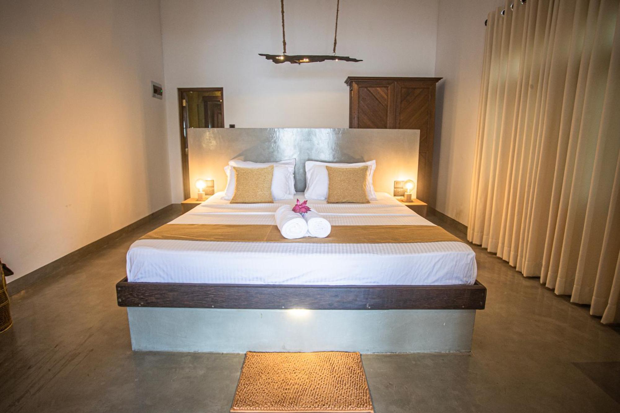 Aki Luna Lagoon Resort Hikkaduwa Extérieur photo