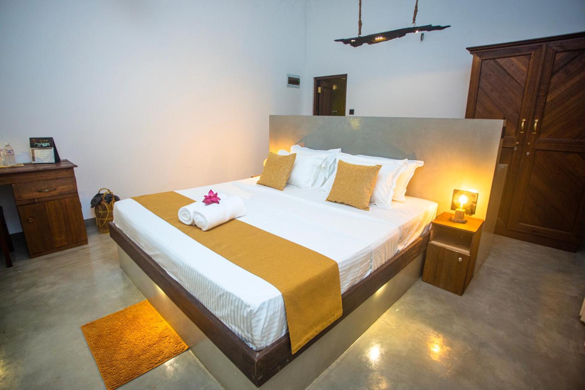 Aki Luna Lagoon Resort Hikkaduwa Extérieur photo