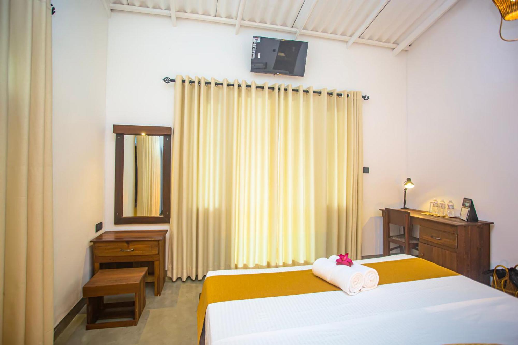 Aki Luna Lagoon Resort Hikkaduwa Extérieur photo