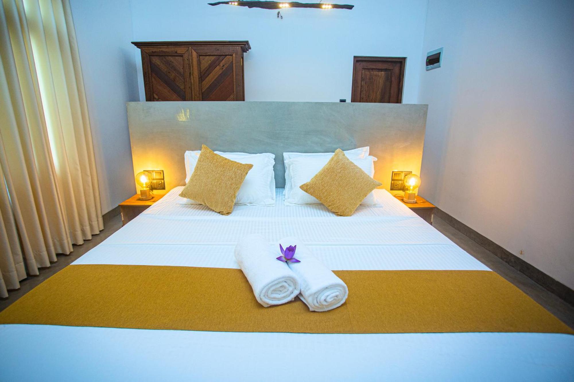 Aki Luna Lagoon Resort Hikkaduwa Extérieur photo