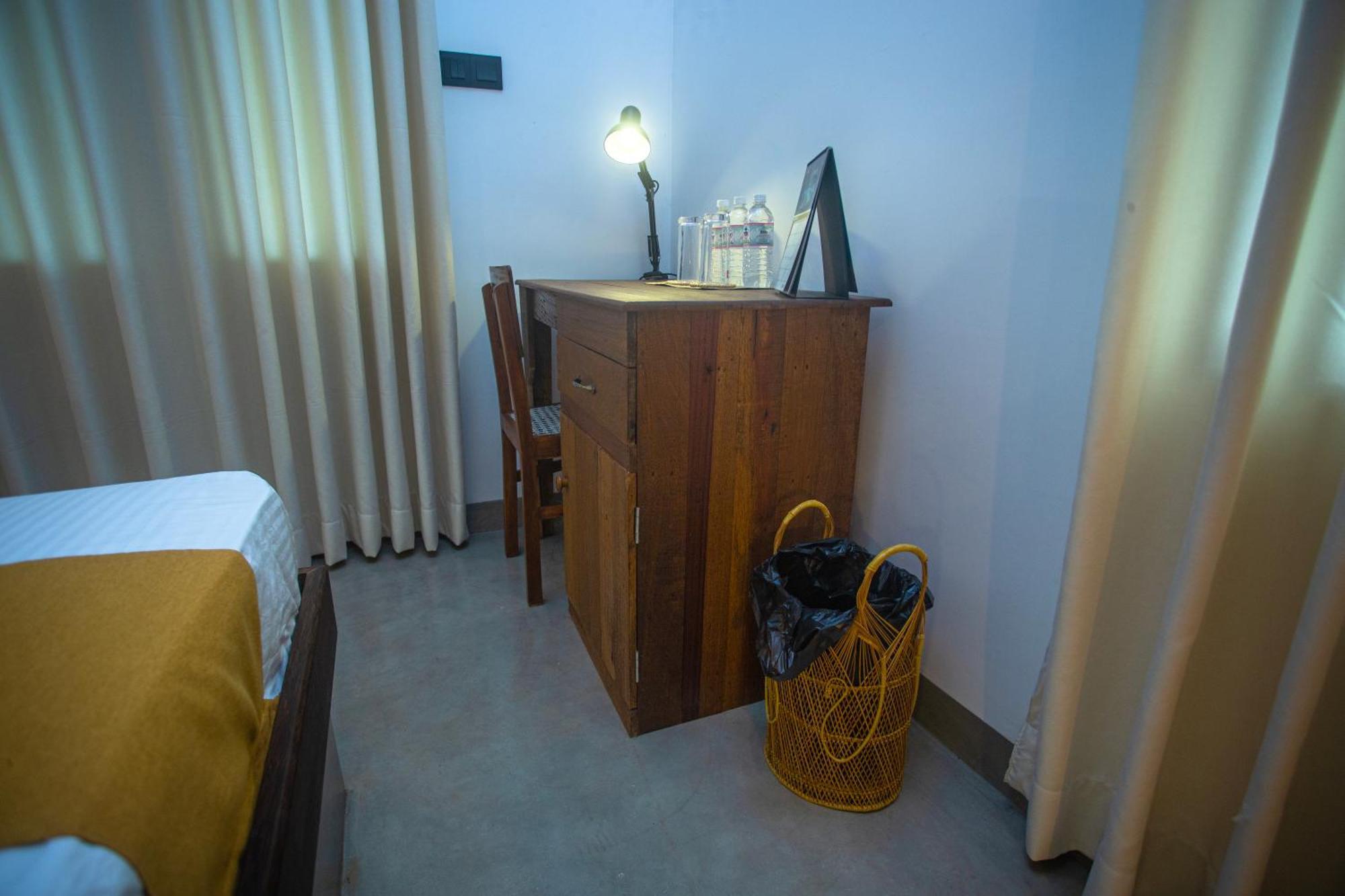 Aki Luna Lagoon Resort Hikkaduwa Extérieur photo