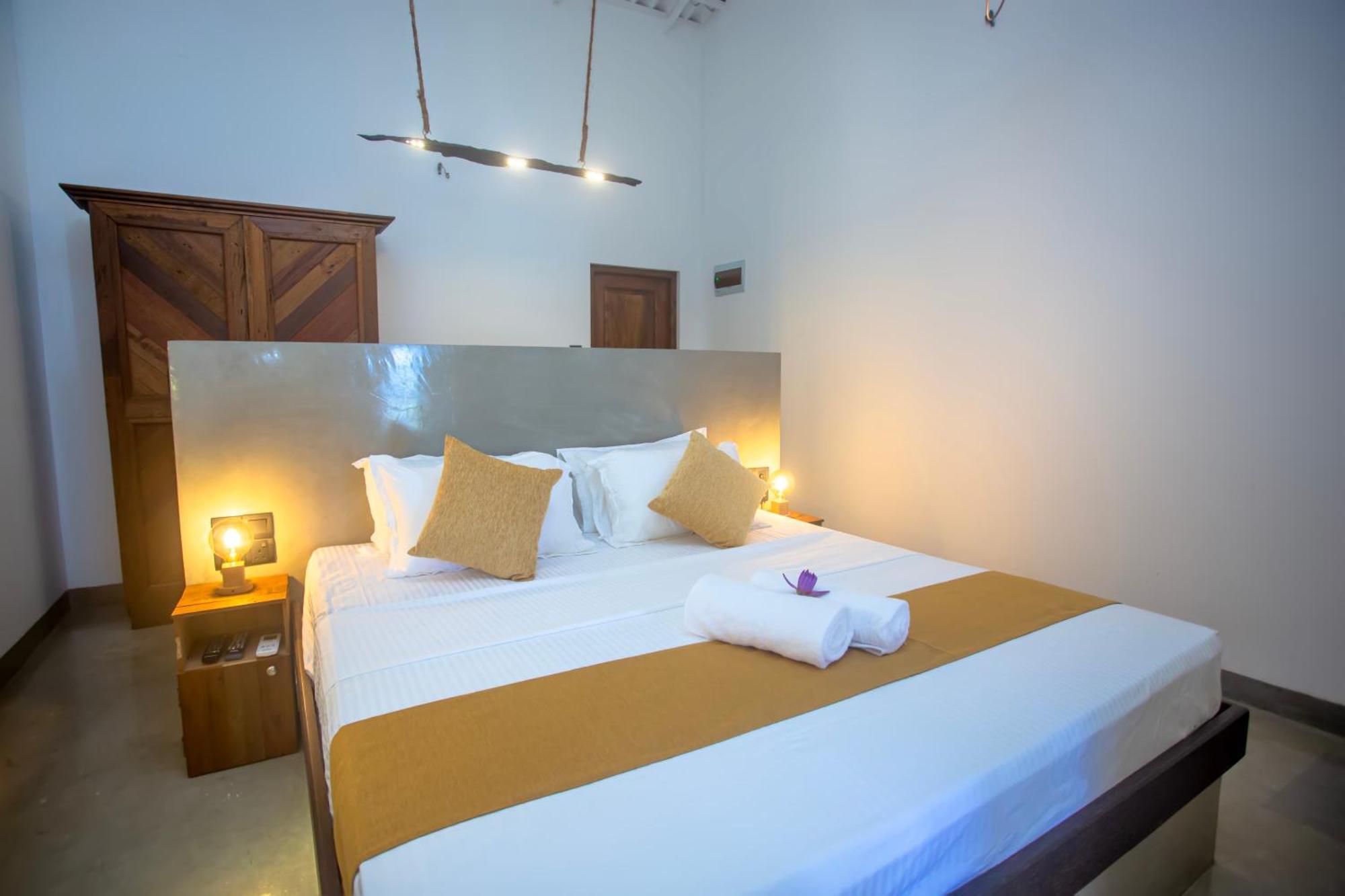 Aki Luna Lagoon Resort Hikkaduwa Extérieur photo