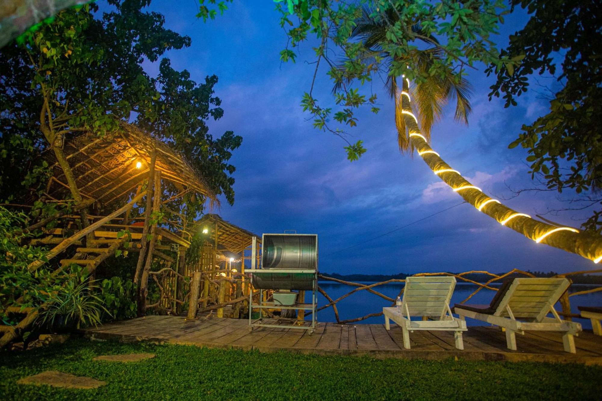 Aki Luna Lagoon Resort Hikkaduwa Extérieur photo