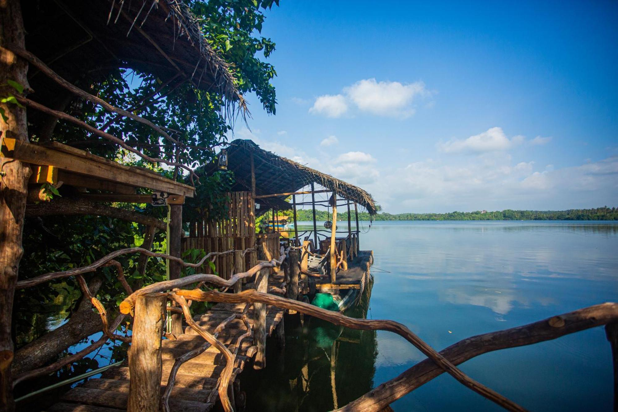 Aki Luna Lagoon Resort Hikkaduwa Extérieur photo