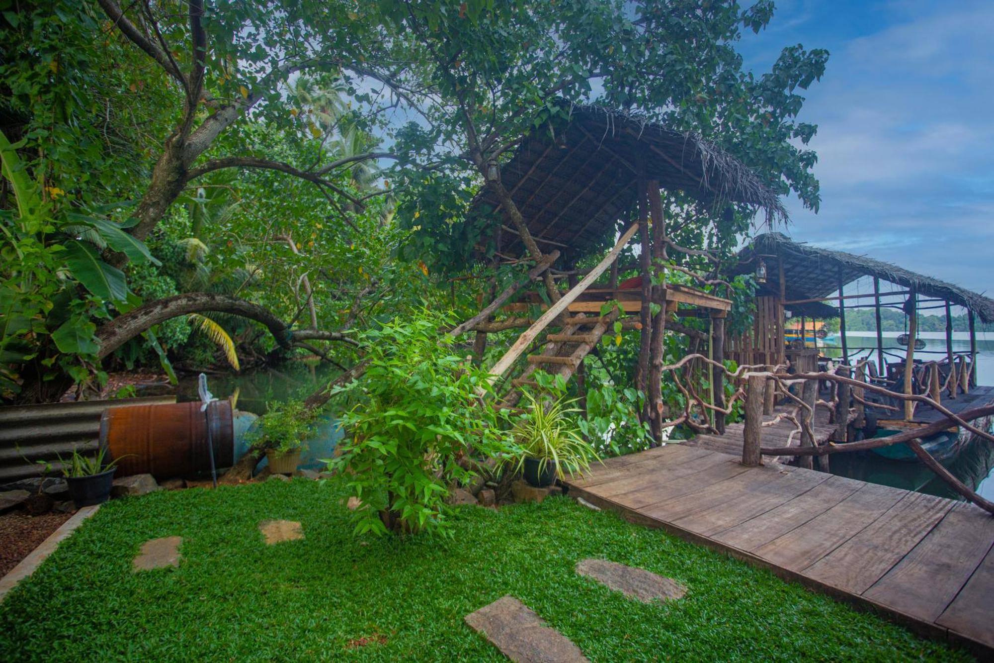 Aki Luna Lagoon Resort Hikkaduwa Extérieur photo